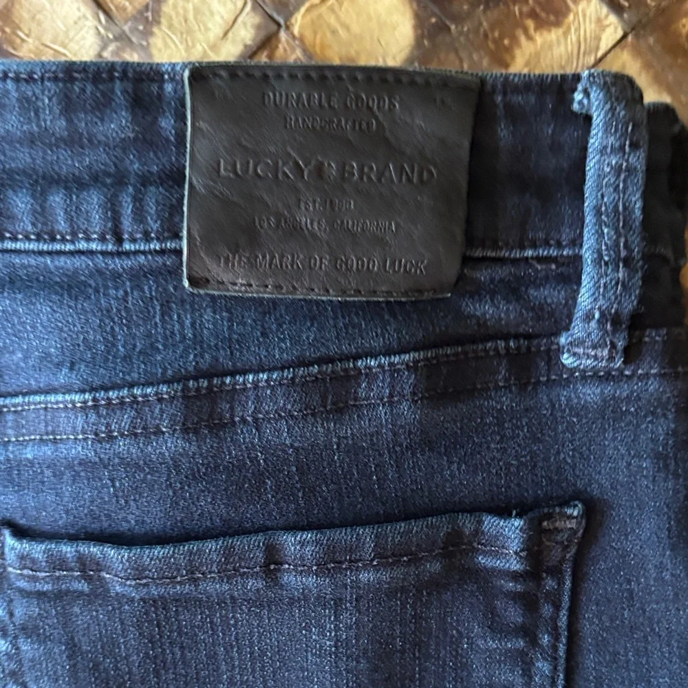 Lucky Brand Women's Dark Blue Skinny Jeans. No wear to them. - Picture 3 of 4